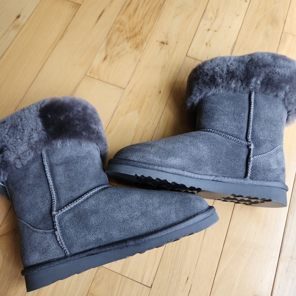 NEW ASPEN Ladies Suede Real Sheepskin Booties. Color- Charcoal, Size 7-8 - Picture 10 of 13